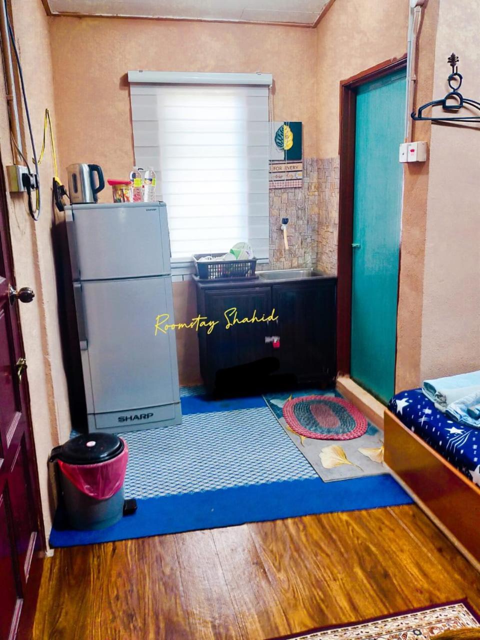 Roomstay Shahid Hou'Ze Кангар Екстериор снимка